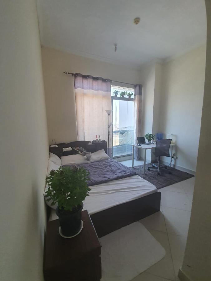 One MasterBedroom in 2 Bedroom Apt,Al Darwesh,Al Barsha 1 Dubai Buitenkant foto