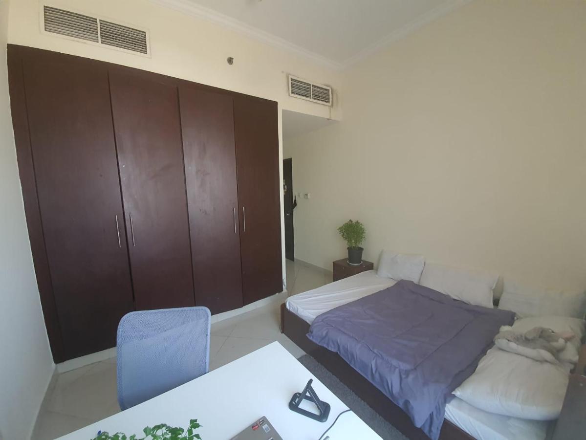 One MasterBedroom in 2 Bedroom Apt,Al Darwesh,Al Barsha 1 Dubai Buitenkant foto